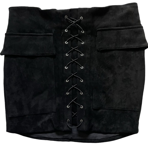 LUXXEL Womens Medium Mini Skirt Faux Suede Black Leather Lace Up Flap Pockets - Picture 2 of 9